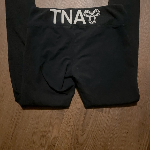 Vintage TNA black leggings - Picture 2 of 3